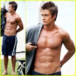 robert-buckley-hot-hawaii.jpg