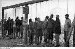 Bundesarchiv_Bild_101I-031-2436-05A,_Russland,_Hinrichtung_von_Partisanen.jpg Bundesarchiv_Bild_101I-031-2436-05A,_Russland,_Hinrichtung_von_Partisanen.jpg